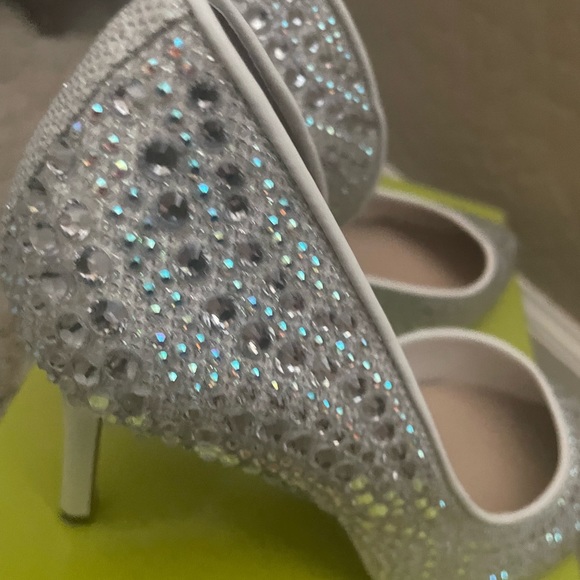 Brand-new beautiful sparkling Gianni Bini Heels - Picture 8 of 9